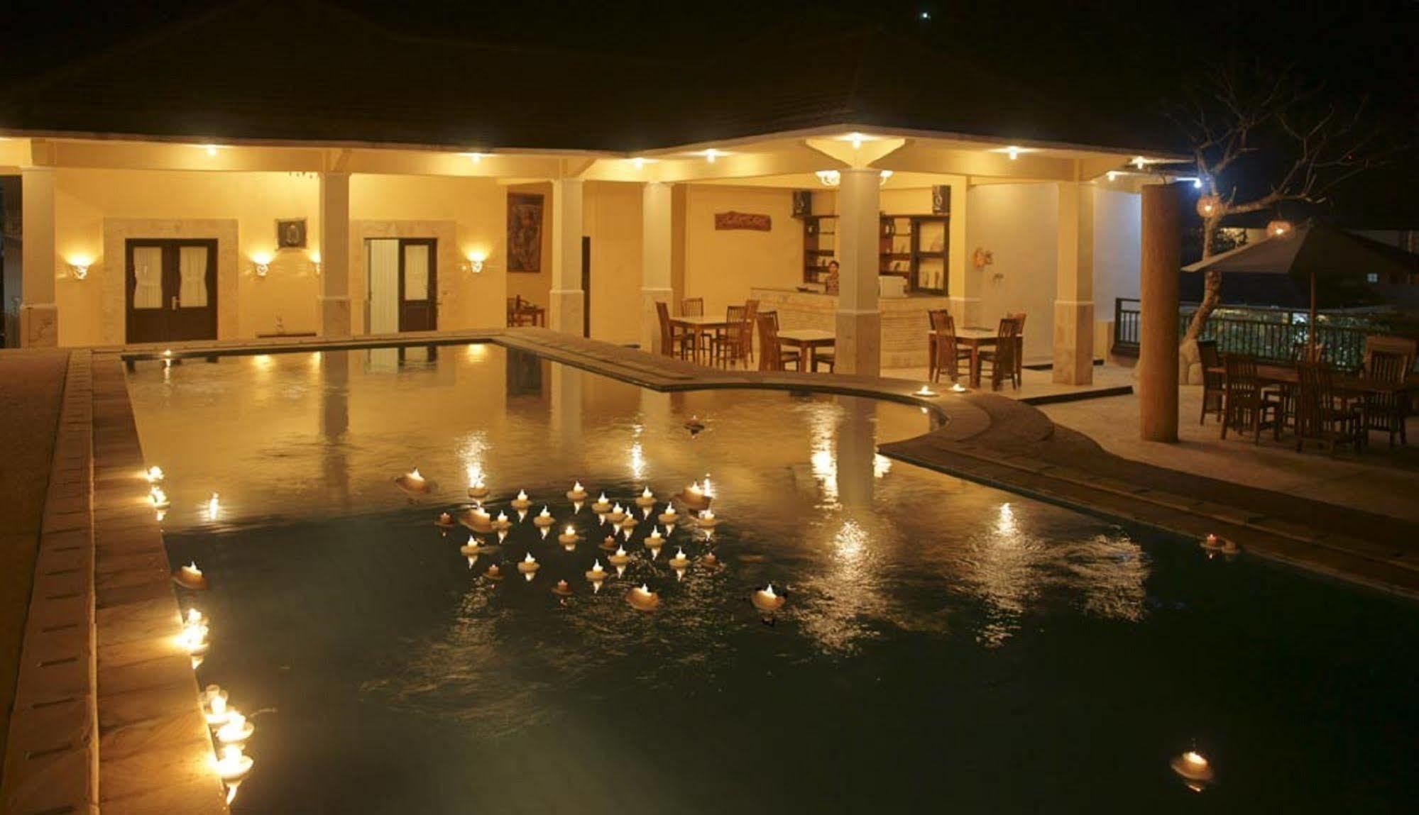Oyo 2334 Melka Excelsior Hotel Singaraja Exteriör bild