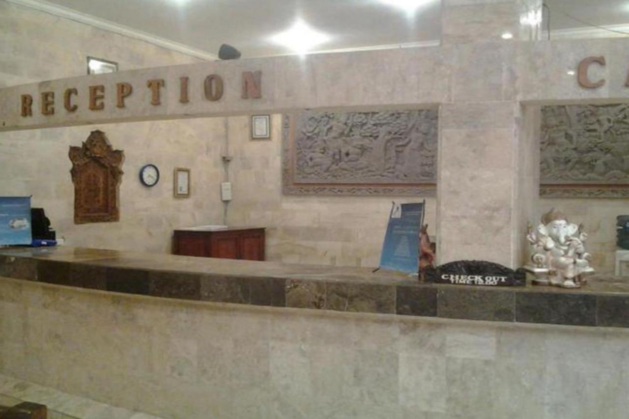 Oyo 2334 Melka Excelsior Hotel Singaraja Exteriör bild